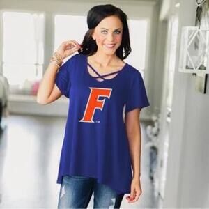 Gameday‎ Couture Women’s Cross My Heart University of Florida Gators Top Medium
